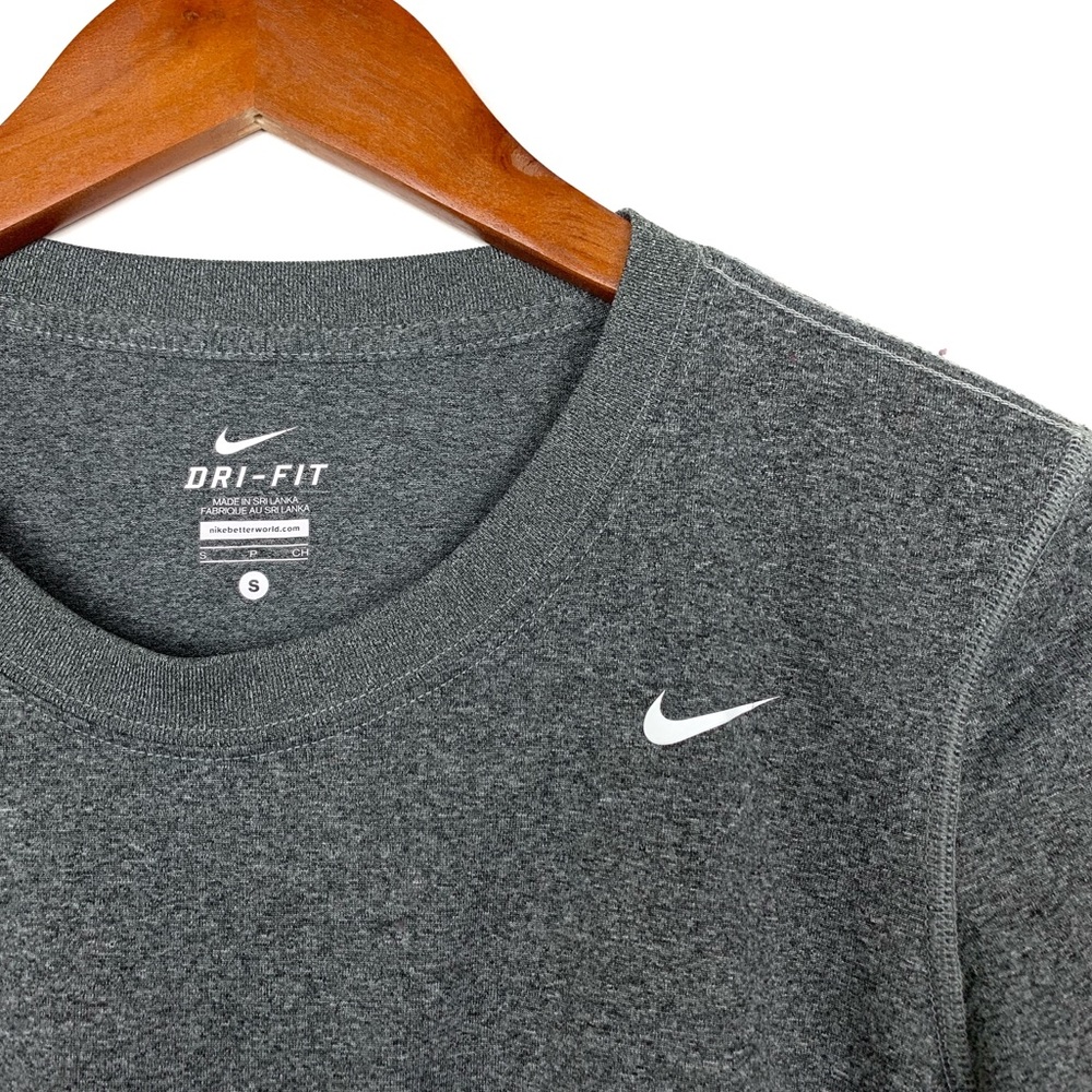 Nike Heathered Charcoal Gray Long Sleeve Crop Top - Picture 3 of 3